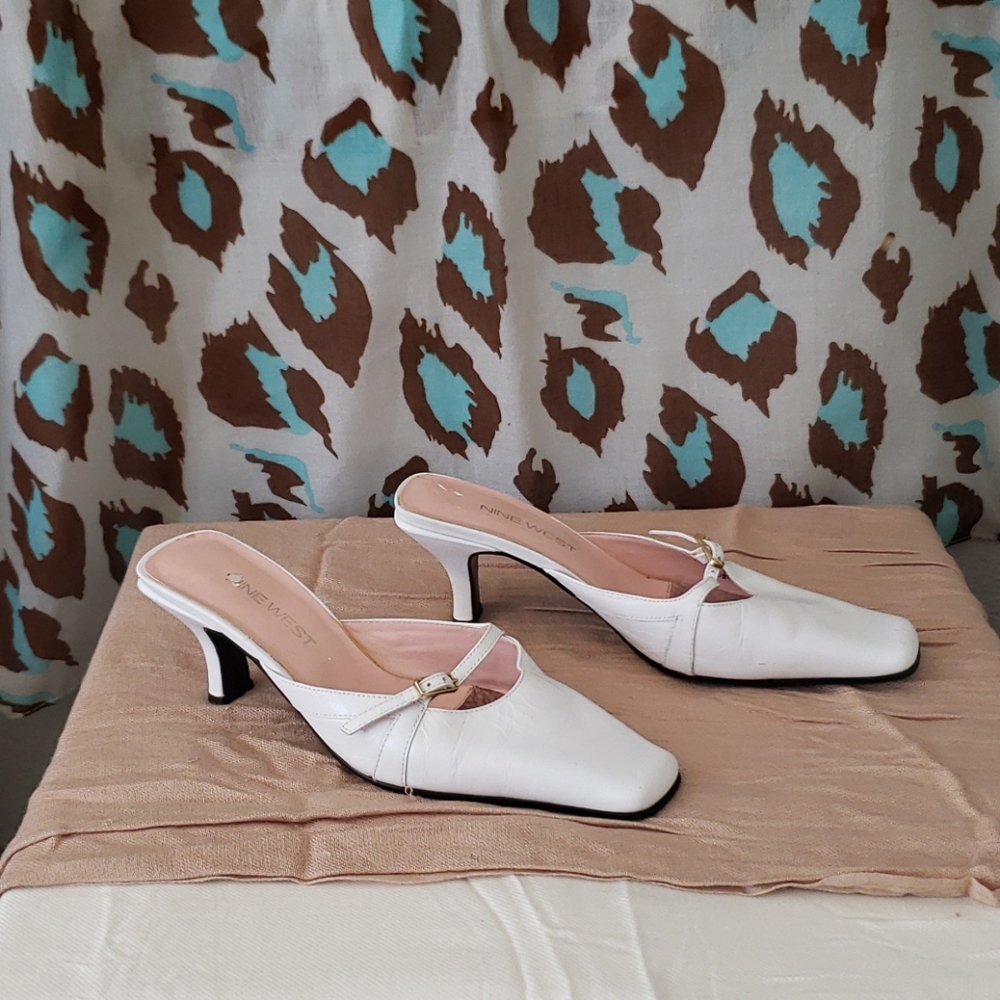 Liz Claiborne leather low heels - Picture 2 of 15